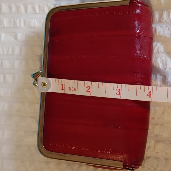 💚Vintage Red Eel Skin Cosmetic Case with Kiss Closure - Picture 9 of 13